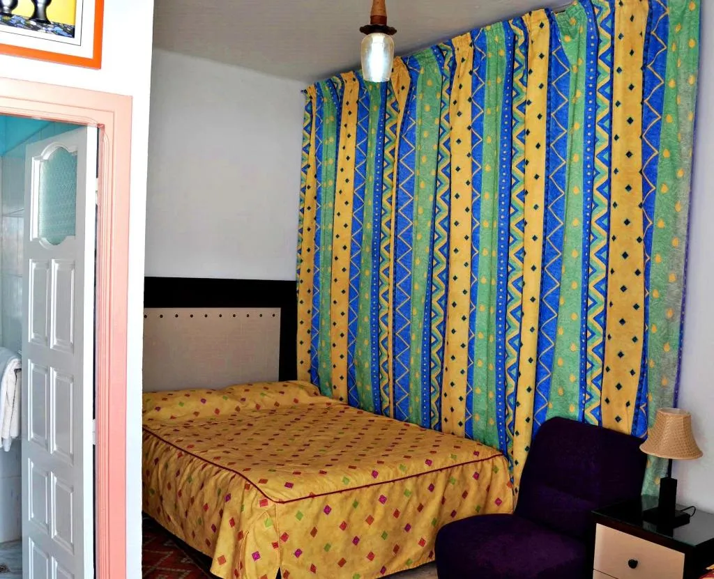 Room, Hotel Paris, Tunisia