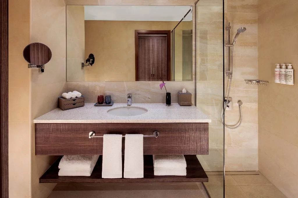 APARTMENT SUPERIOR ONE BEDROOM Room, Avani Plus Palm View Dubai Hotel and Suites, Dubai