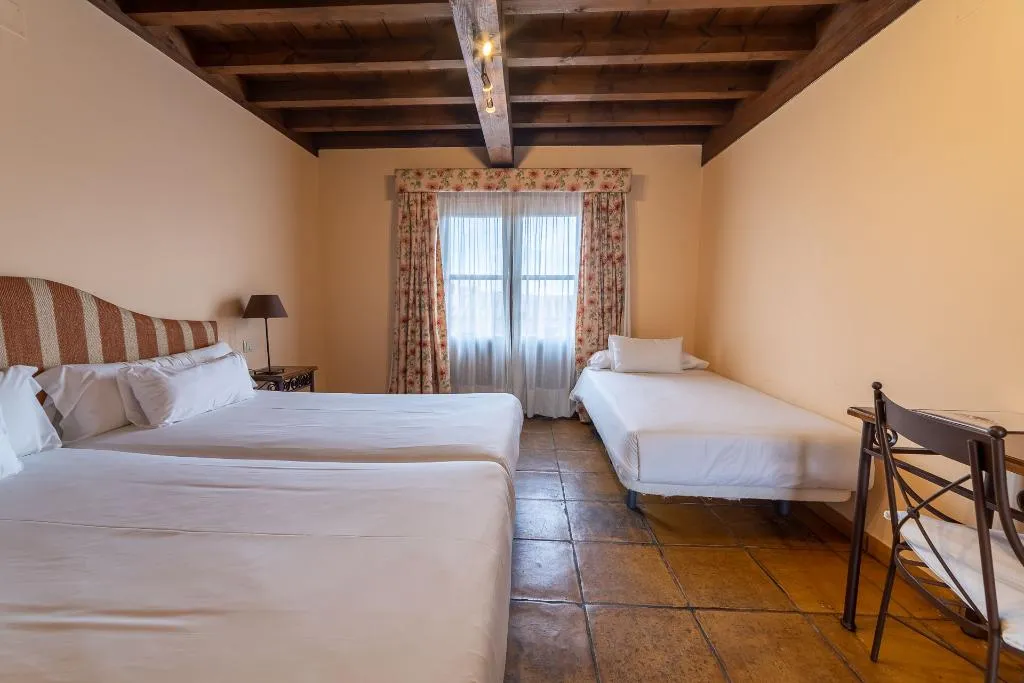 Room, Hotel Cigarral De Caravantes, Madrid