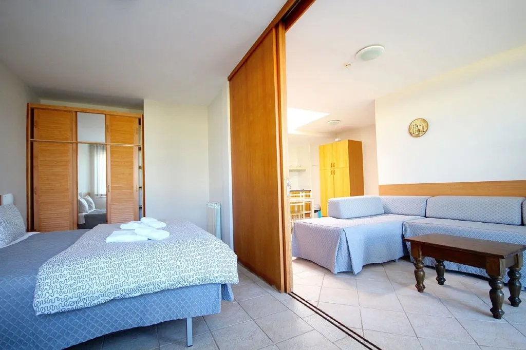 APARTMENT CAPACITY 4 ONE BEDROOM Room, Quinta Da Vigia, Lisbon