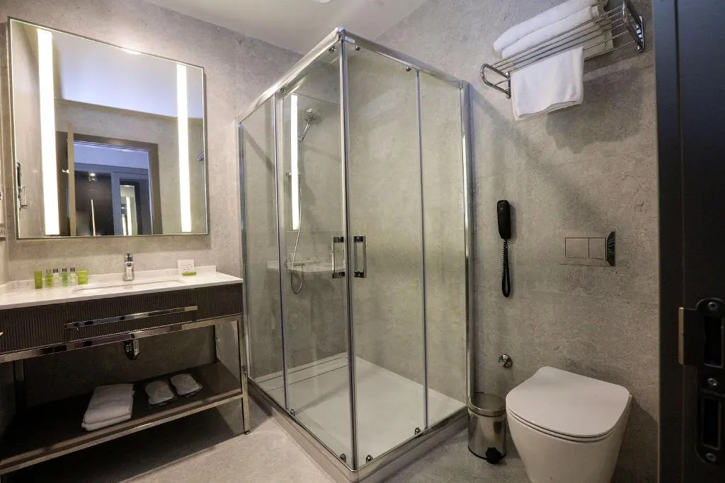TWIN GUEST ROOM Room, Doubletree By Hilton Izmir Airport, Izmir