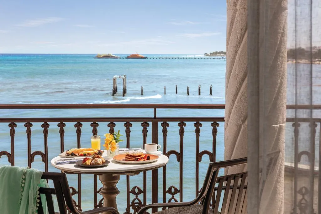 SUITE OCEAN FRONT ONE BEDROOM Room, Wyndham Alltra Playa del Carmen Adults Only All In, Playa Del Carmen