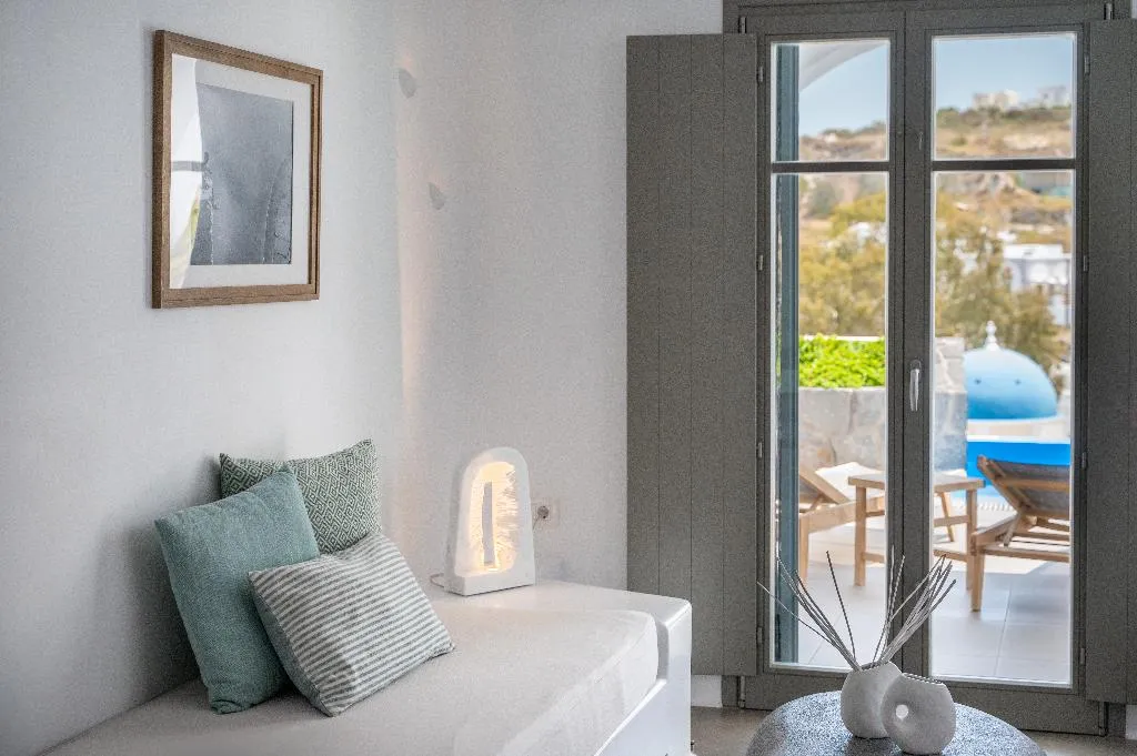 SUITE WITH PRIVATE POOL Room, Amphitrite Suites Santorini, Santorini