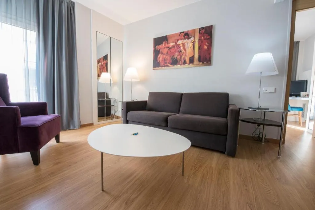 FAMILY ROOM STANDARD Room, Silken Ramblas, Barcelona