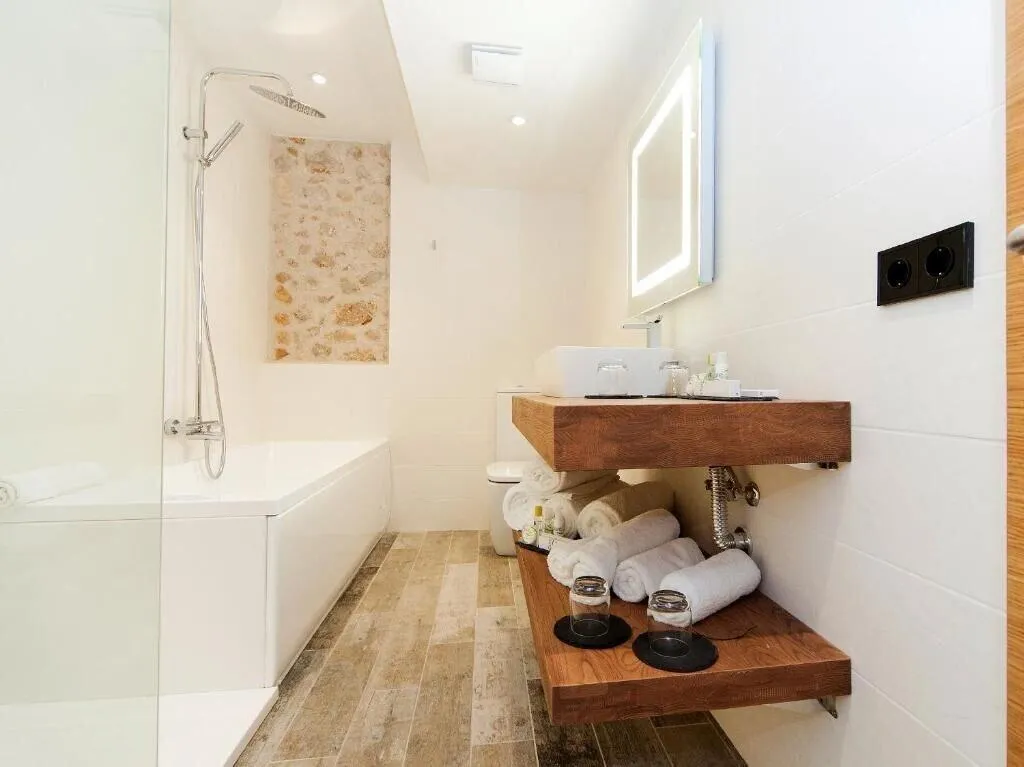 Room, Hotel Molí de l'Escala, Costa Brava