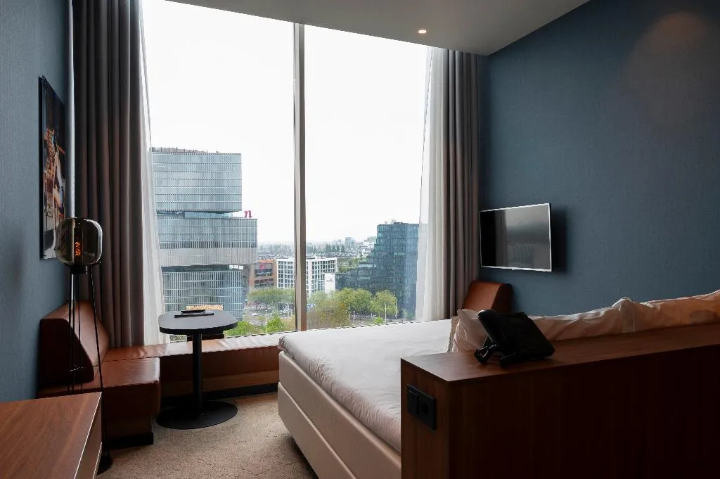 DOUBLE COMFORT Room, Van der Valk Hotel Amsterdam Zuidas, Amsterdam