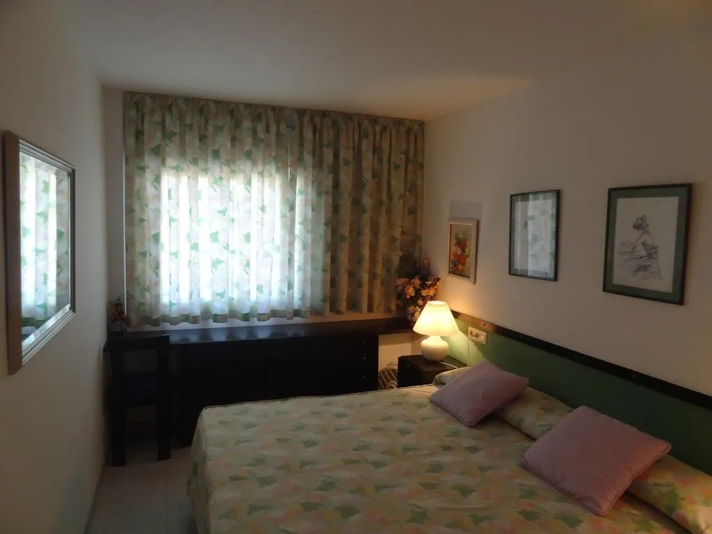 APARTMENT CAPACITY 6 TWO BEDROOMS Room, Blaumar 2D, Costa Brava