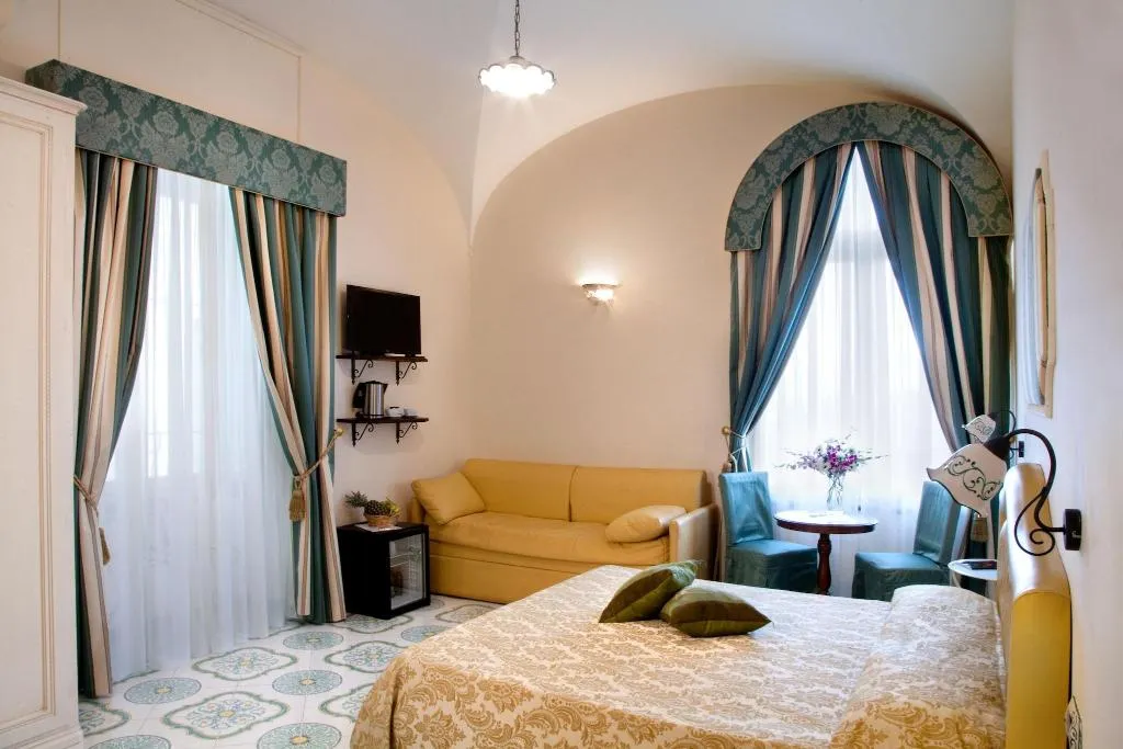 DOUBLE DELUXE Room, L'Antico Convitto, Naples