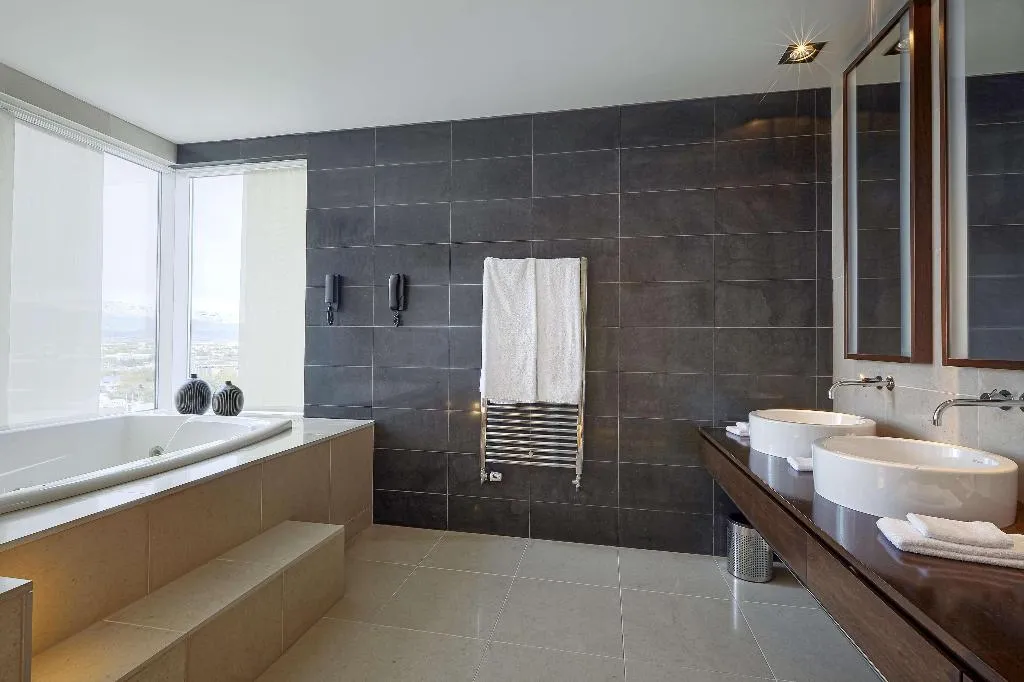 SUITE Presidential Room, Hilton Reykjavik Nordica, Reykjavik