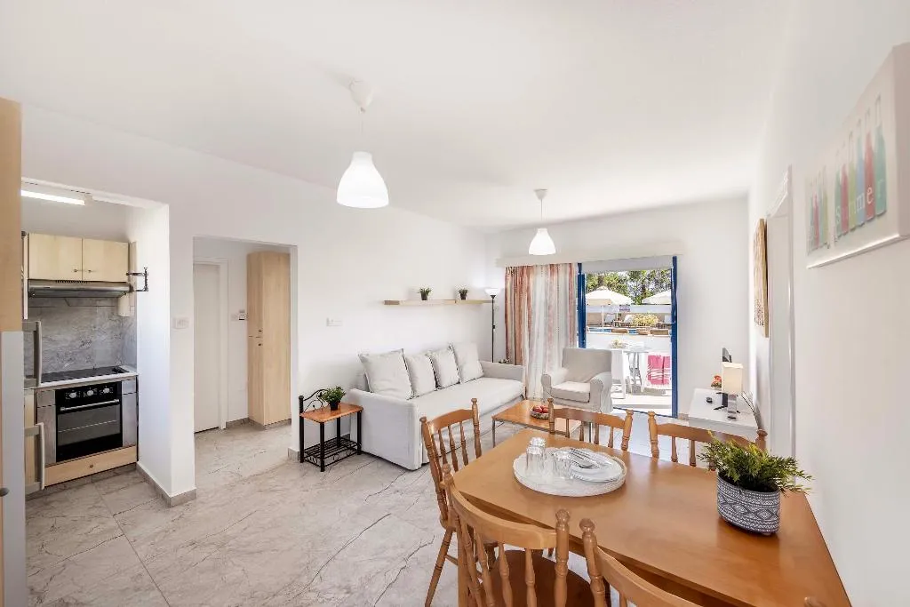 APARTMENT TWO BEDROOMS Room, Flouressia Gardens, Cyprus