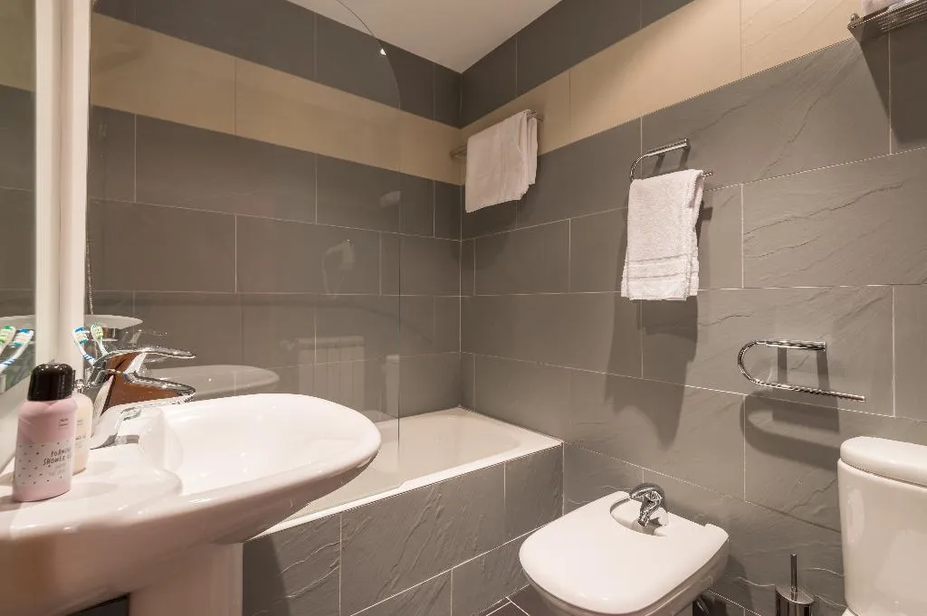 APARTMENT CAPACITY 4 ONE BEDROOM Room, Pierre & Vacances Andorra Peretol Sunari, Soldeu