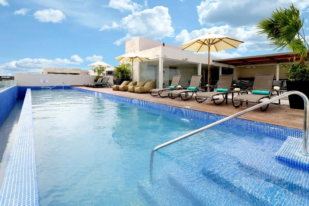 Pool, Holiday Inn Express Playa del Carmen, Playa Del Carmen