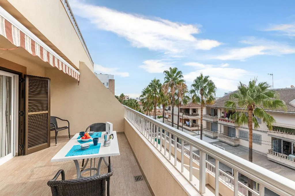 APARTMENT SUPERIOR WITH TERRACE Room, Acapulco Apartments, Majorca