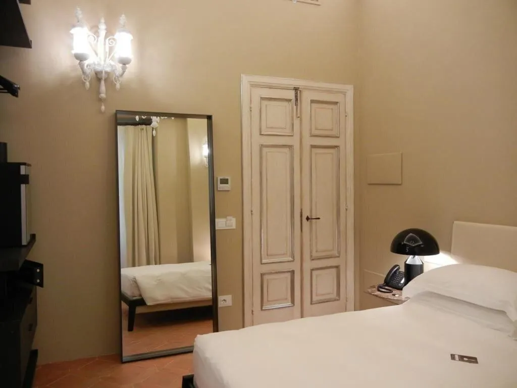 Room, Hotel Delle Nazioni, Milan