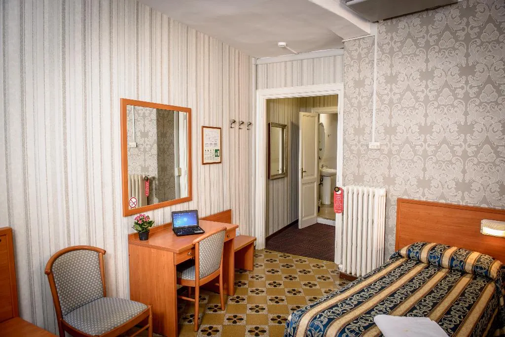 TRIPLE STANDARD Room, Emmaus, Rome