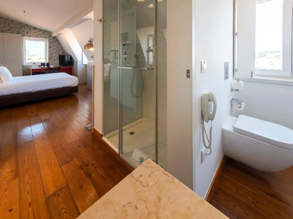 Double or Twin DELUXE RIVER VIEW Room, Lisboa Carmo Hotel, Lisbon