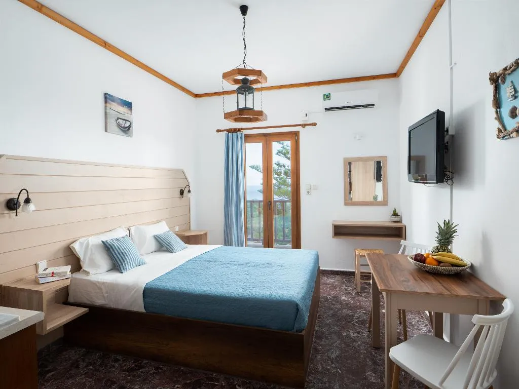 Double or Twin SEA VIEW POOL VIEW Room, Spiros-Soula Family Hotel & Thematic Suites, Crete