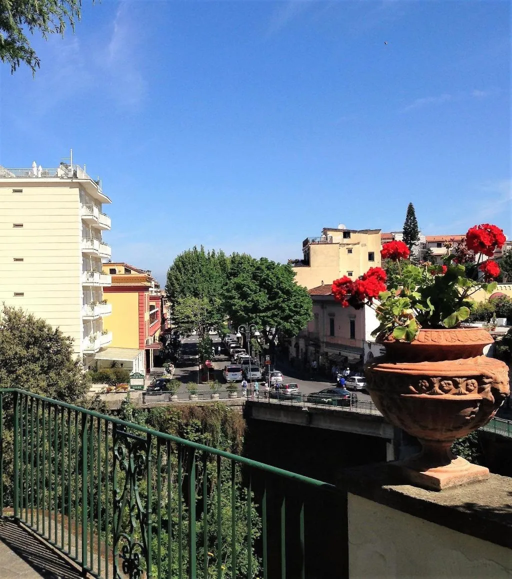 General view, Relais La Rupe, Naples