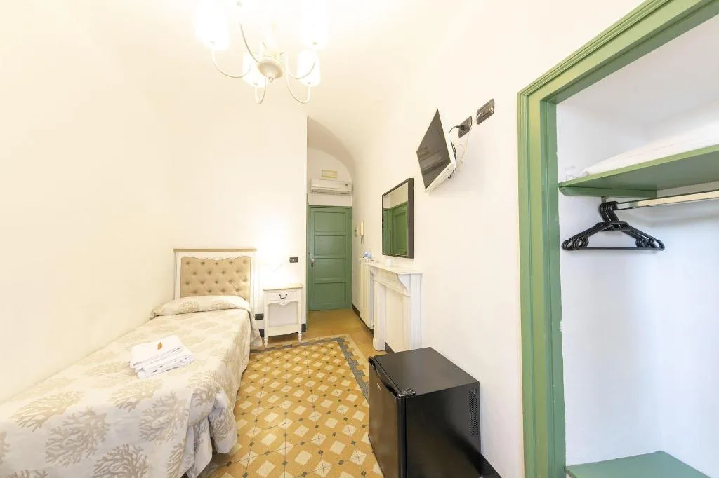 Room, Palazzo Villelmi, Palermo
