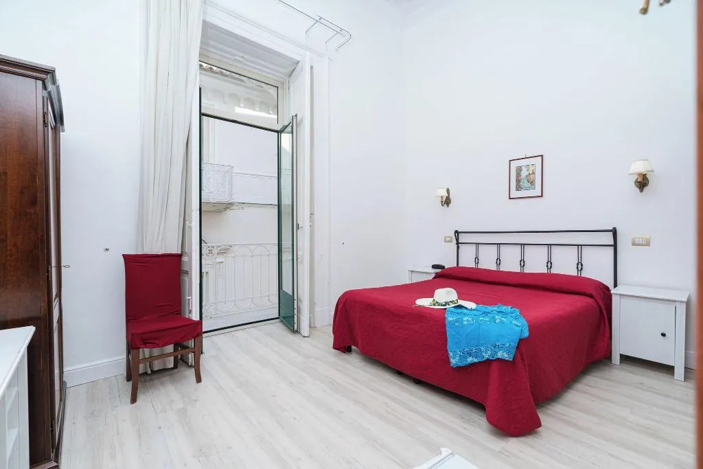 DOUBLE STANDARD Room, Fontana, Naples