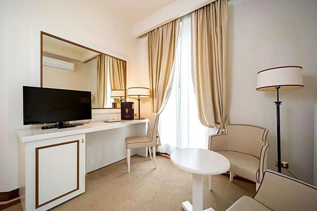 JUNIOR SUITE STANDARD Room, Hotel Ariston Molino, Venice