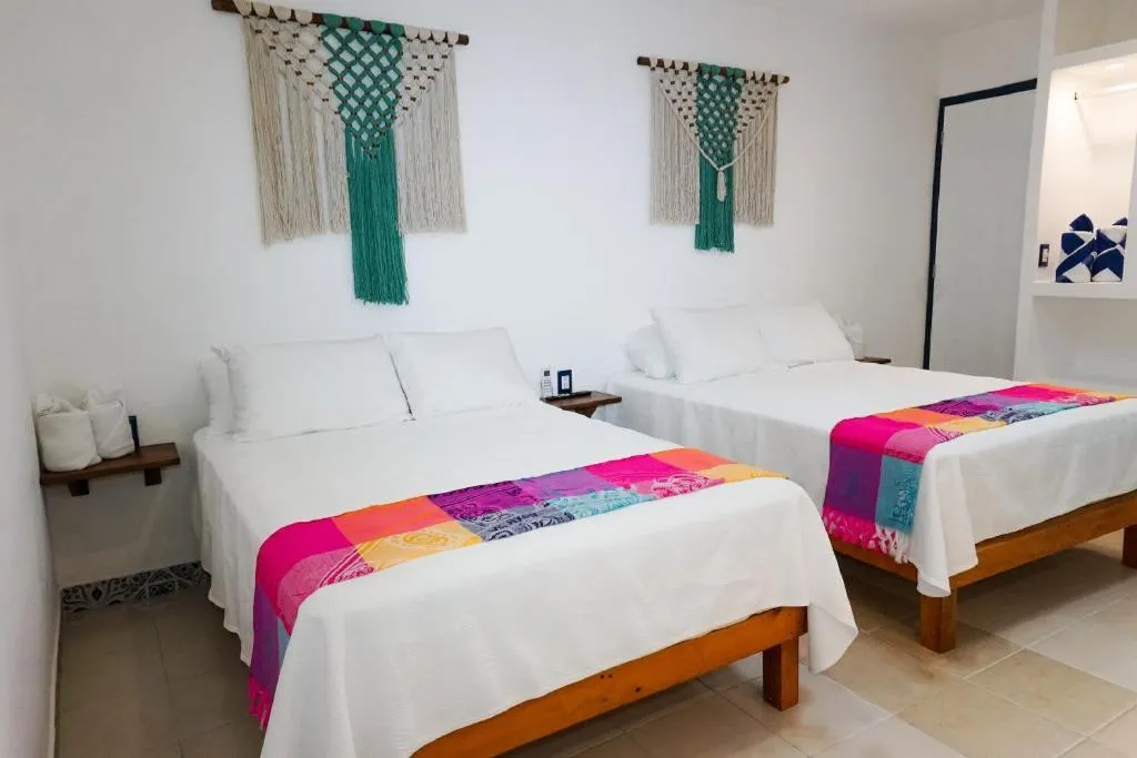 FAMILY ROOM TWO DOUBLE BEDS Room, Linda Vecindad Playa Del Carmen, Playa Del Carmen