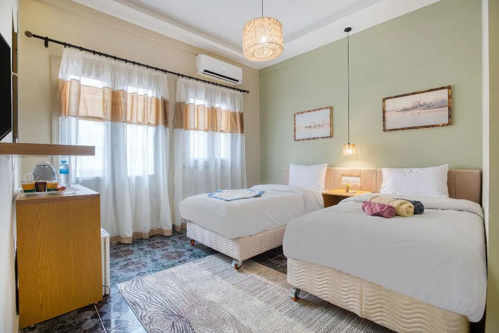 Double or Twin DELUXE GARDEN VIEW Room, Villa Khufu Pyramids Hotel, Cairo