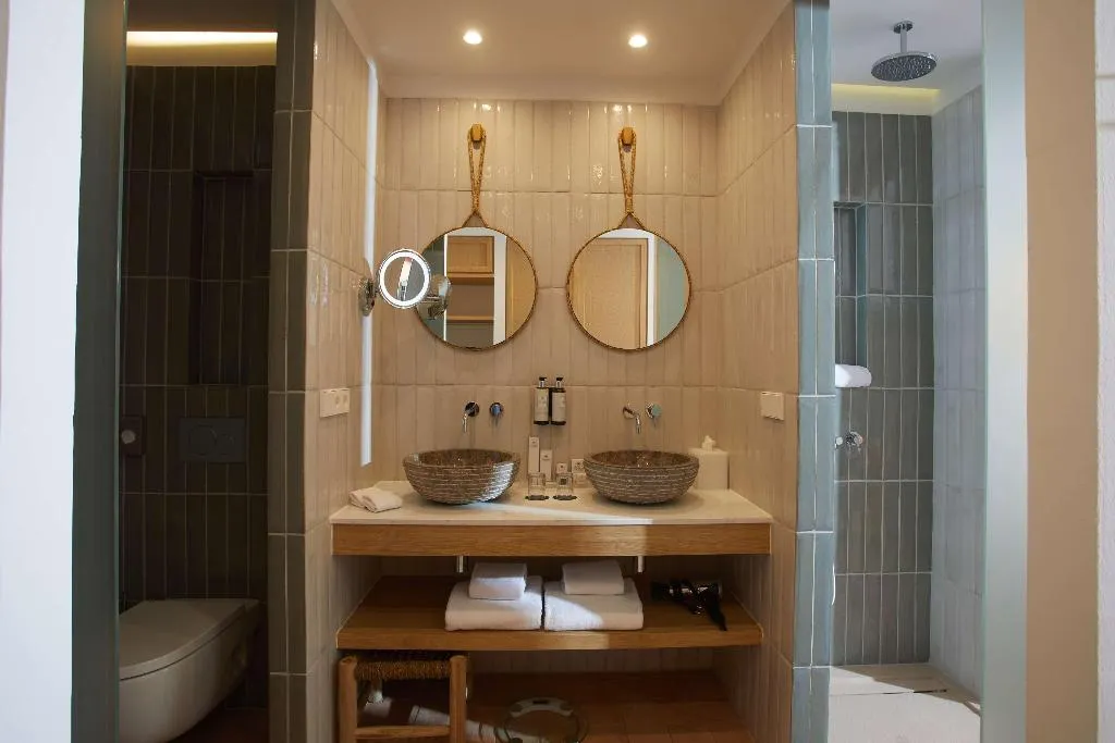 Room, Cala San Miguel Ibiza Res, Curio Colllec by Hilton, Ibiza