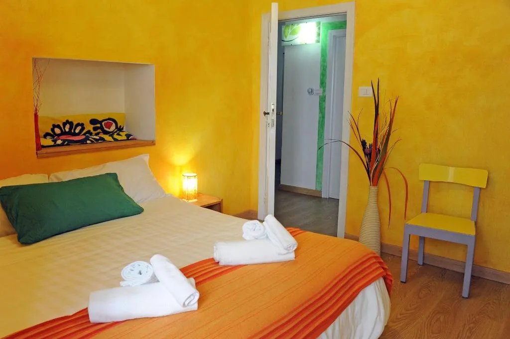 Room, Matlis, Alghero