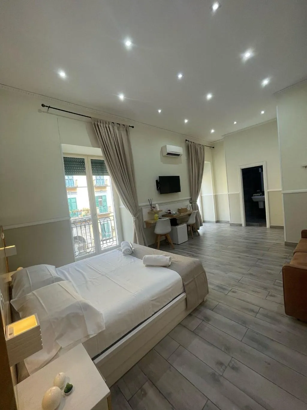 Room, Parthenope Rooms, Naples
