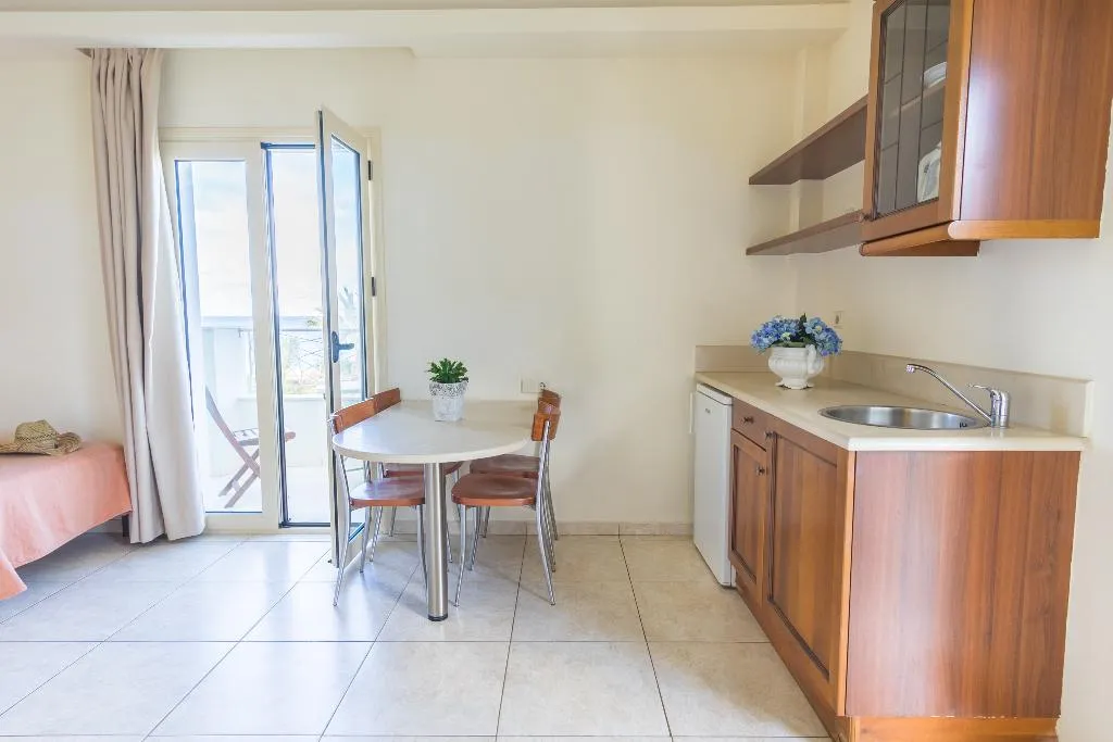 APARTMENT SUPERIOR ONE BEDROOM Room, Pela Sofia, Crete