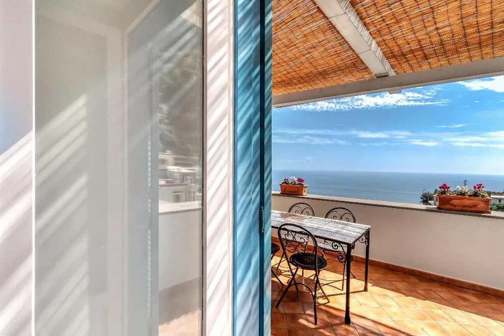 APARTMENT DELUXE SEA VIEW Room, Villarena Relais, Naples
