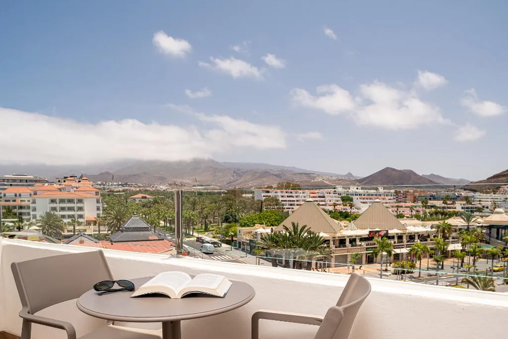 TWIN MOUNTAIN VIEW Room, Mediterranean Palace, Tenerife
