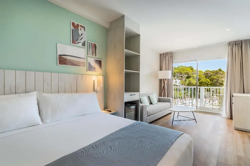 FAMILY ROOM SEA VIEW Room, Barcelo Ponent Beach, Majorca