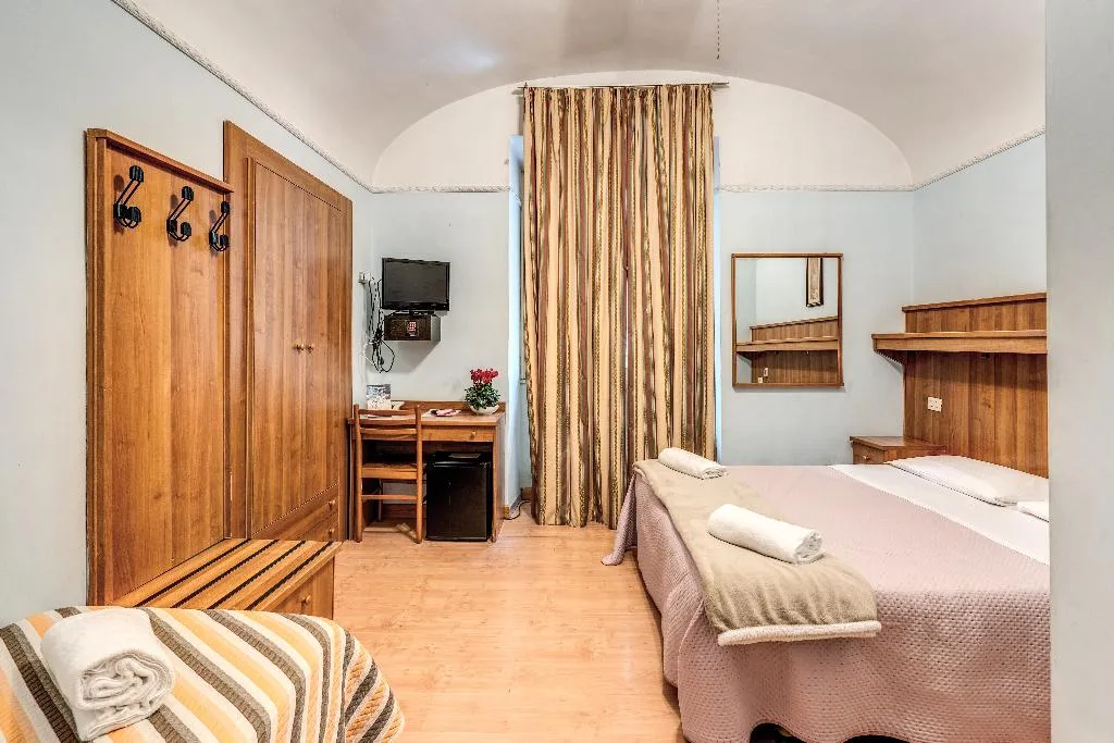 TRIPLE STANDARD Room, Altavilla, Rome