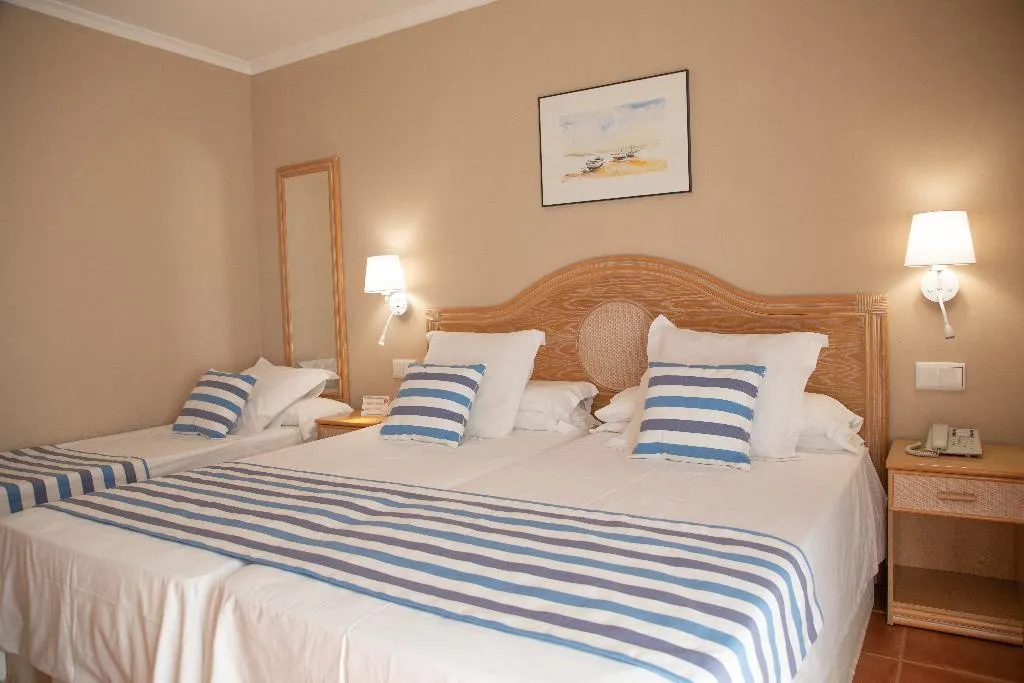 TRIPLE STANDARD Room, DWO Les Palmeres, Costa Brava