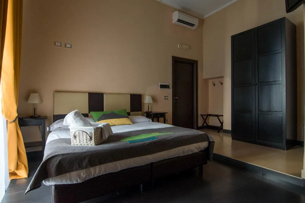 Double or Twin SUPERIOR Room, Hotel Plebiscito Aparthotel, Naples