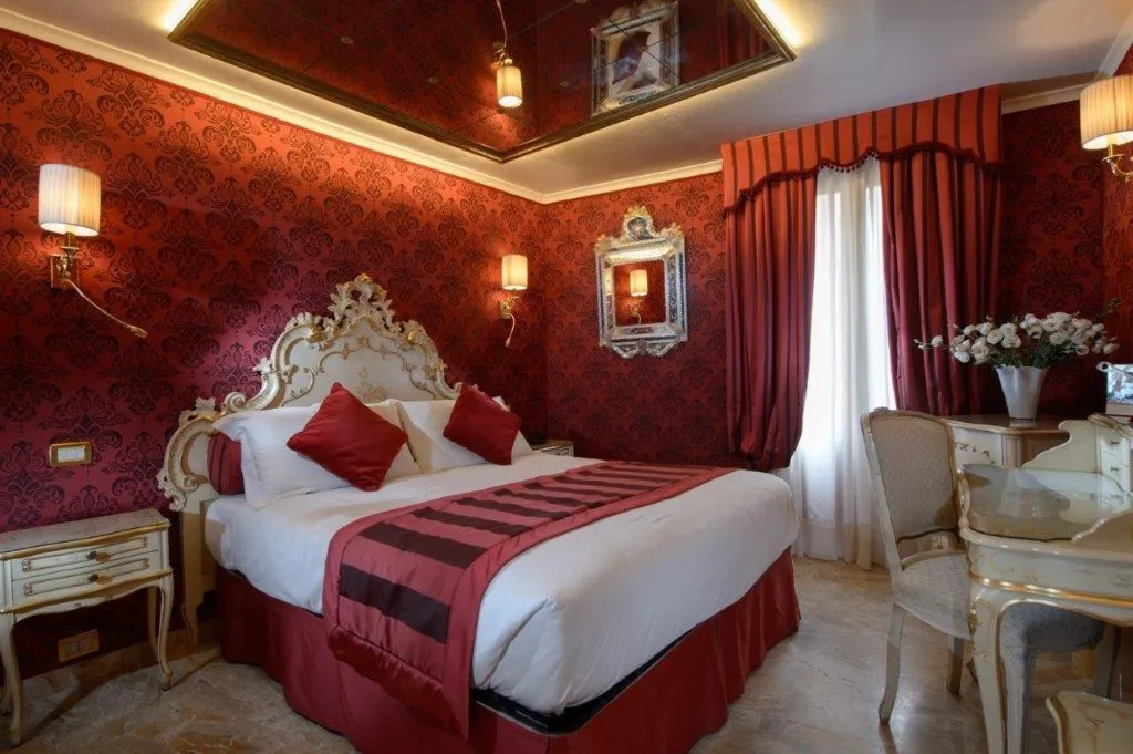 Double or Twin DELUXE Room, Canaletto, Venice