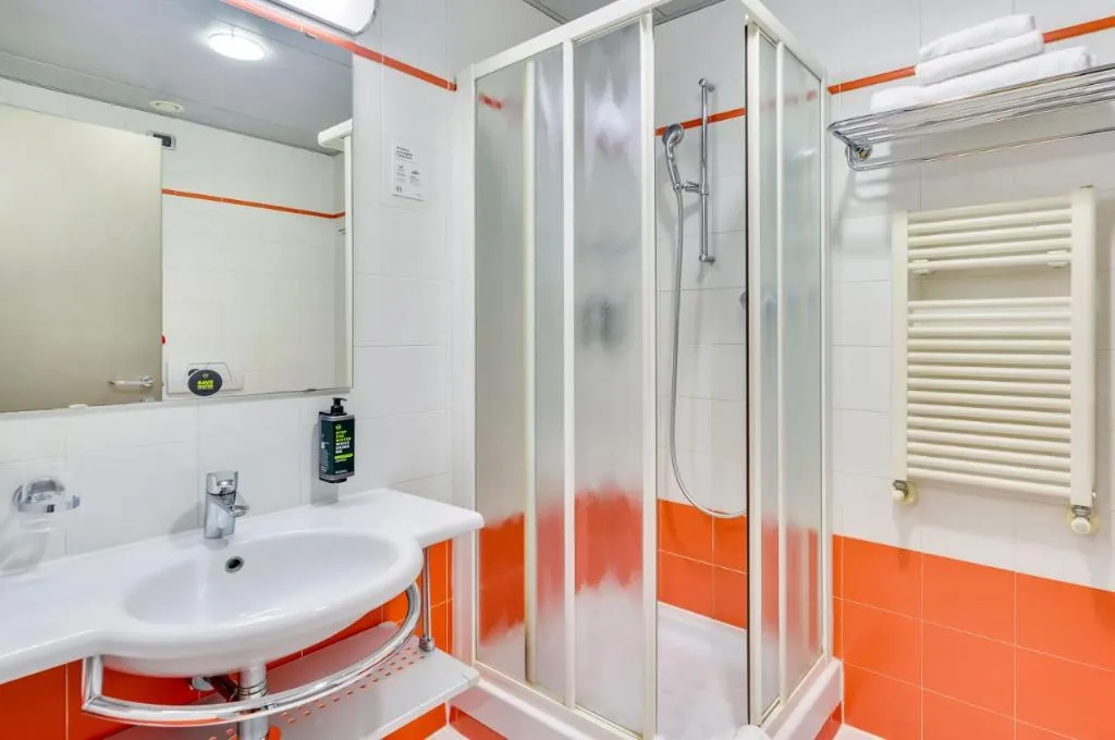TRIPLE STANDARD Room, B&B Hotel Milano La Spezia, Milan