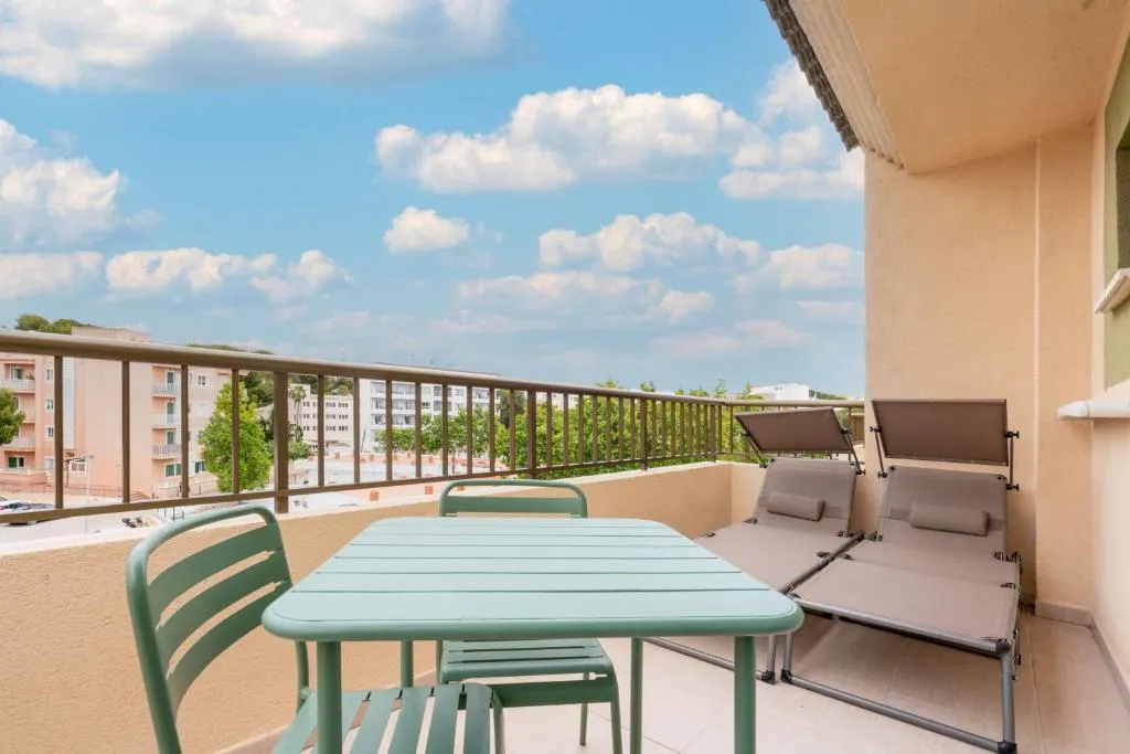 Double or Twin SUPERIOR CAPACITY 3 Room, Guya Wave, Majorca