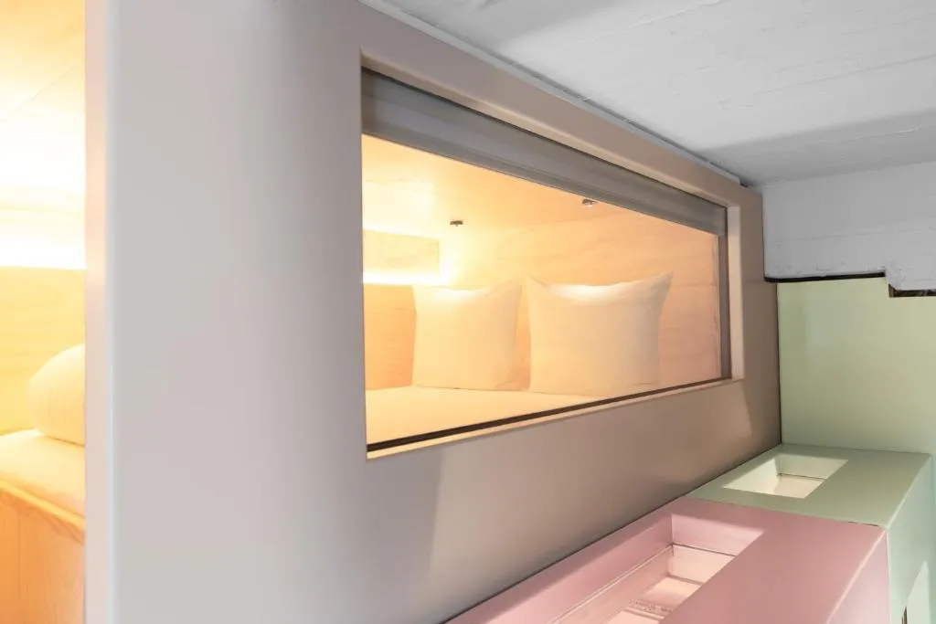 Cabin WITH SHARED BATHROOM Room, Volkshotel Amsterdam, Amsterdam