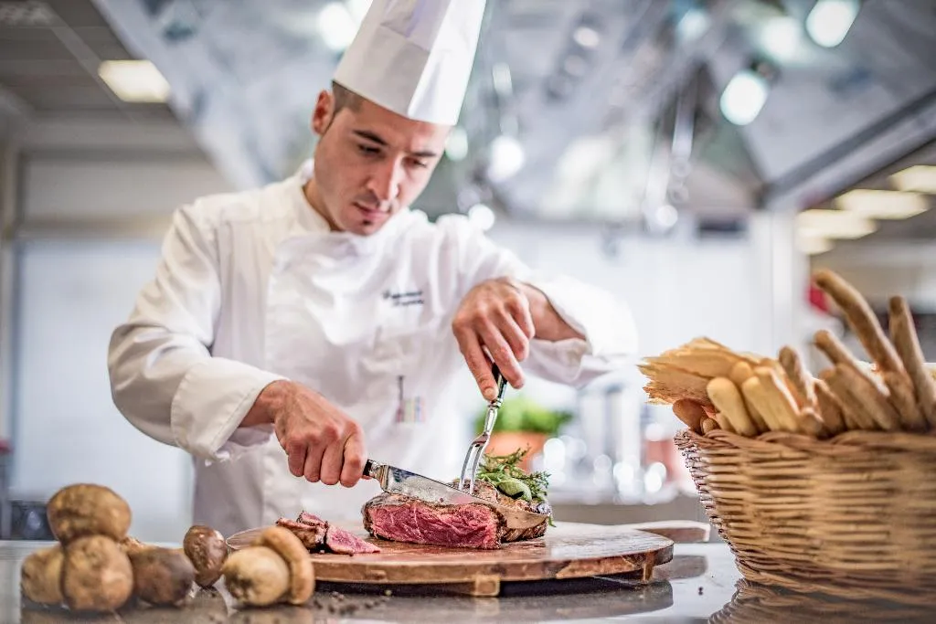Restaurant, UNA HOTELS T Hotel Cagliari, Cagliari