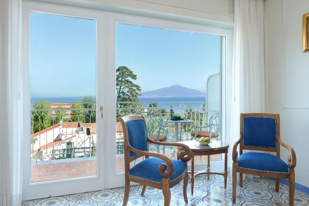 Double or Twin COMFORT SEA VIEW Room, Grand Hotel De La Ville, Naples
