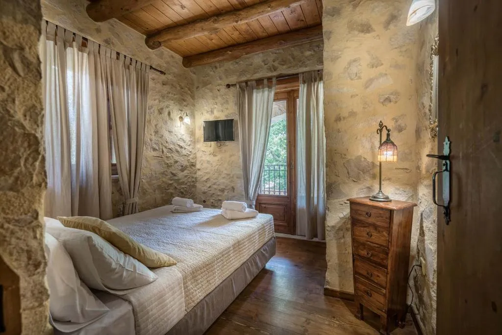 VILLA FIVE BEDROOMS WITH PRIVATE POOL Room, Villa Kalliopi, Crete