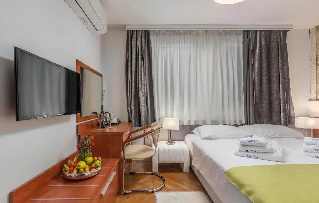 DOUBLE WITH TERRACE Room, Aparthotel Adeo, Istria