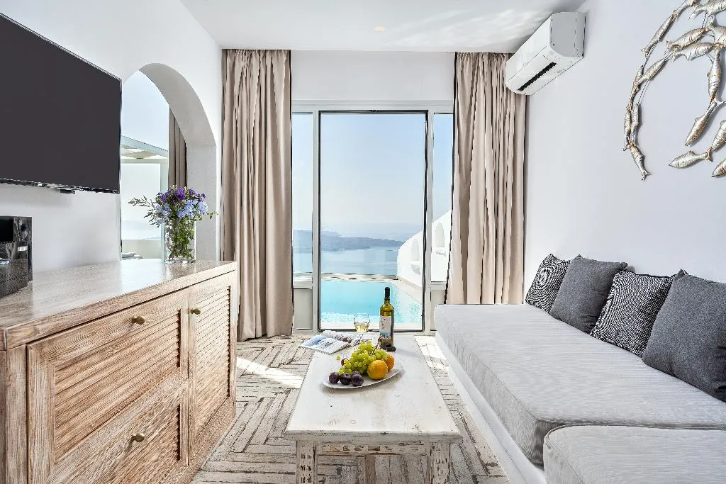SUITE SEA VIEW WITH PRIVATE POOL Room, Agali Houses, Santorini