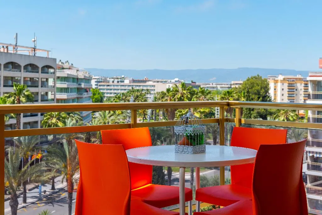 APARTMENT CAPACITY 8 THREE BEDROOMS Room, Los Peces, Costa Dorada