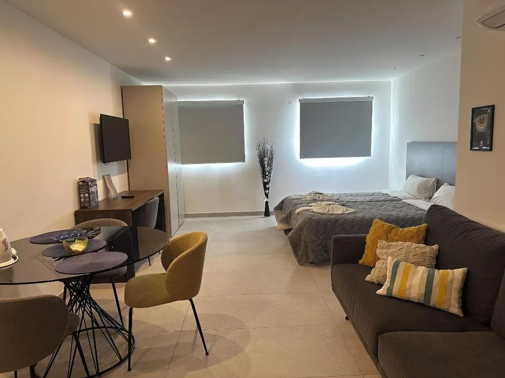 Room, The Central Guesthouse, Malta