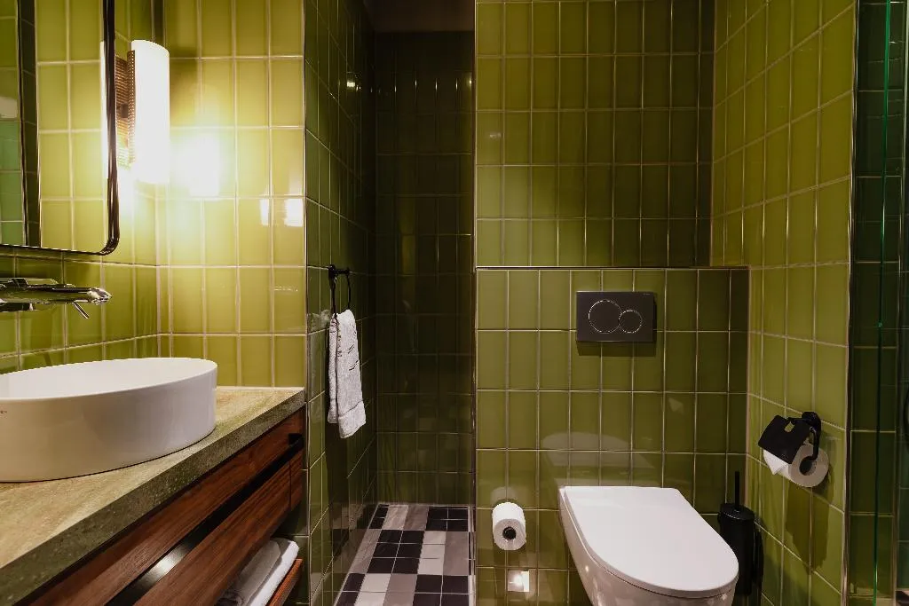 DOUBLE EXECUTIVE CANAL VIEW Room, Hotel MAI Amsterdam, Amsterdam