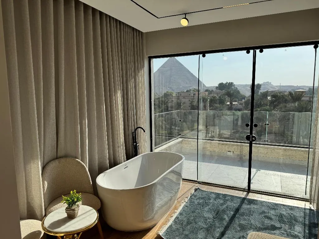 SUITE WITH BALCONY Room, Palacio Pyramids Hotel, Cairo